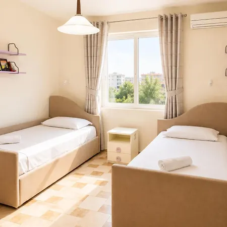 Spacious 3br For 8 With 2 Balconies アパート *